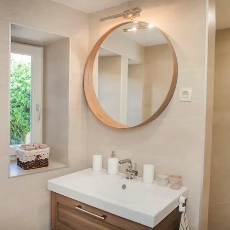 Brunela-free Parking * Šibenik