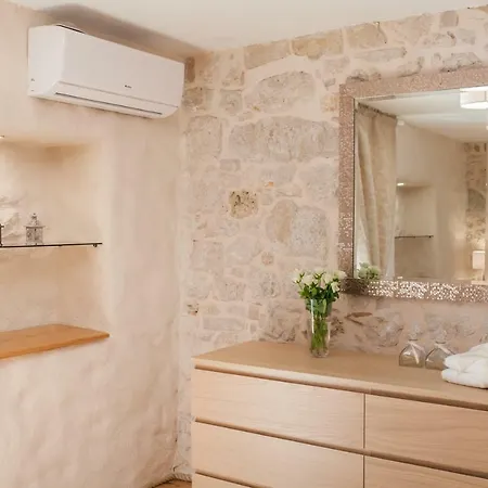 Brunela-free Parking Szybenik