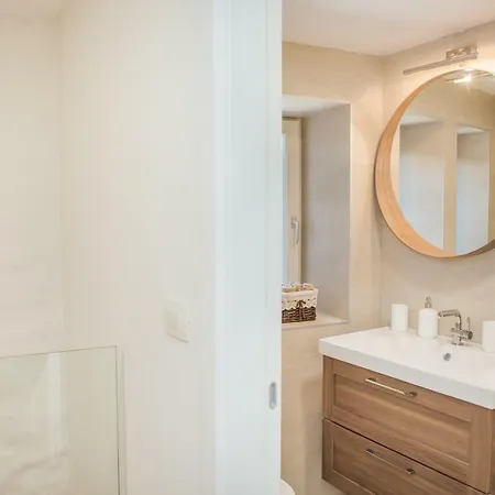 Brunela-free Parking Szybenik