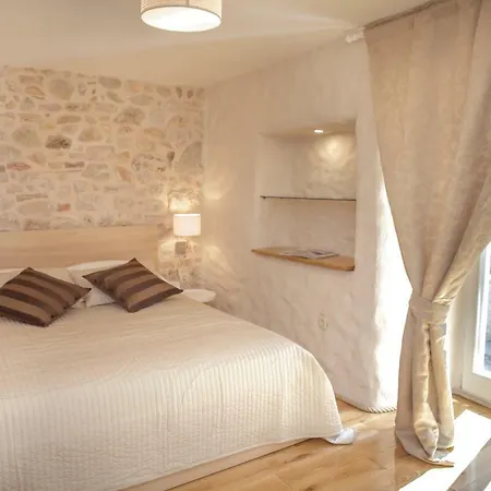 Brunela-free Parking