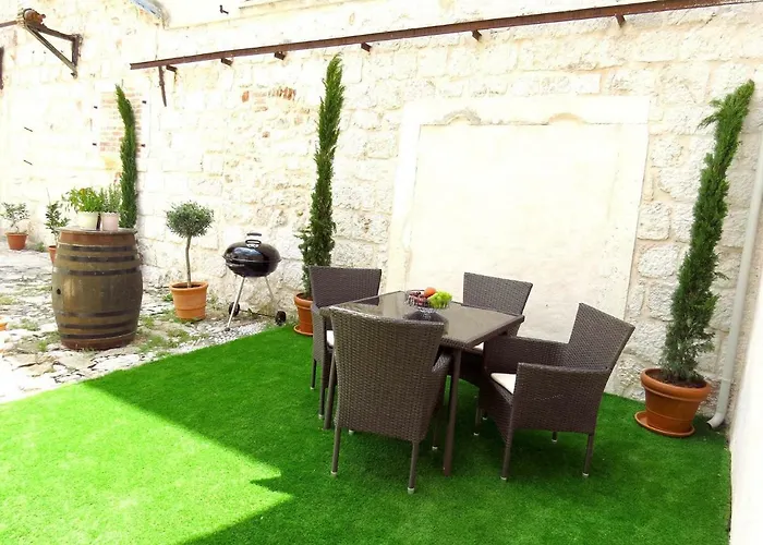 Brunela-free Parking Appartement